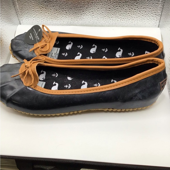 Gently used London Fog Navy Blue Duck Shoes in Size 9M - Picture 3 of 4